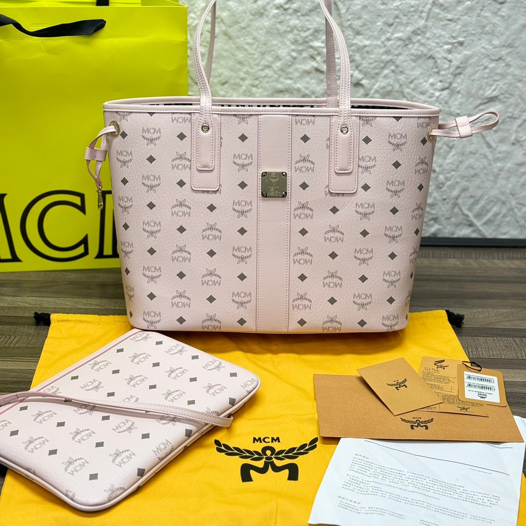 1 MCM ๐๐ถ๐ ๐ฉ๐ถ๐๐ฒ๐๐ผ Classic Medium # Haze Powder Double sided Shopping Bag - Image 1