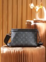 The Poch ette Voyage at Louis Vuitton M81124 Black Flower House - Image 2