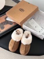 UGG Slippers - Image 2