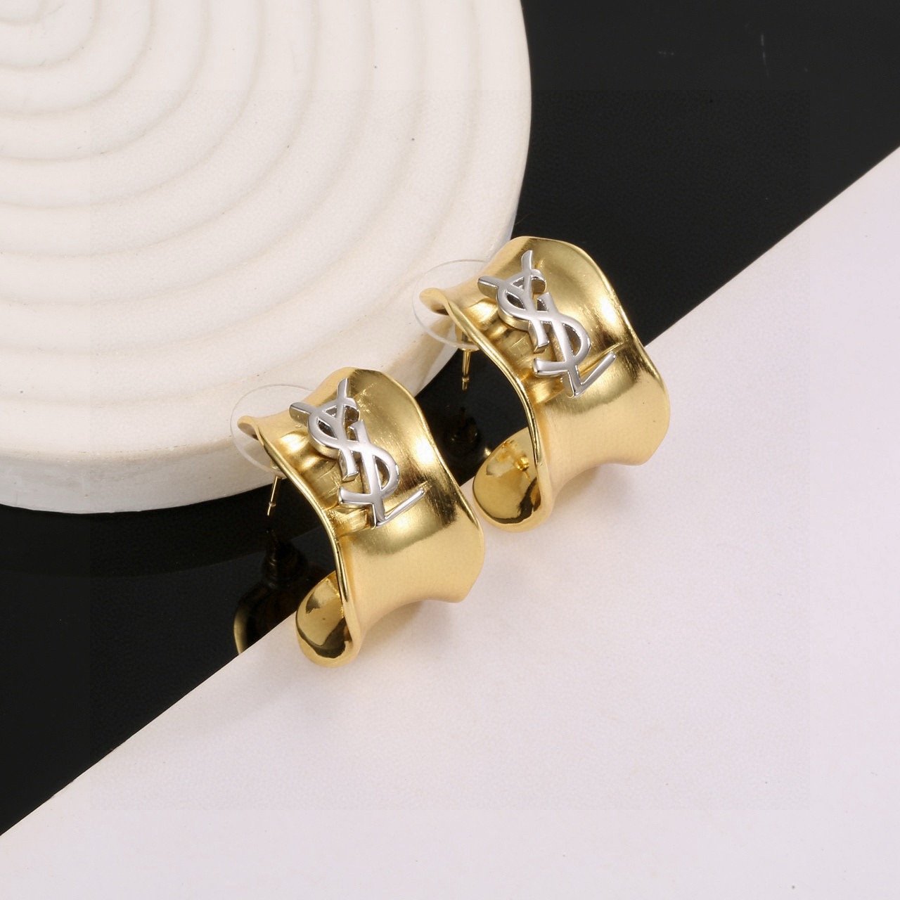 1 Yves Saint Laurent earrings - Image 1