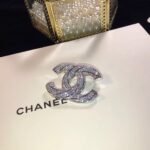 CHANEL brooch - Image 2