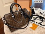 LV Keepall Bandouliere 30