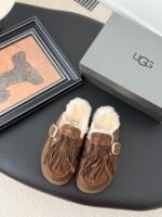UGG Slippers - Image 2