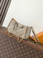 Louis Vuitton [Easy Pouch Handbag]