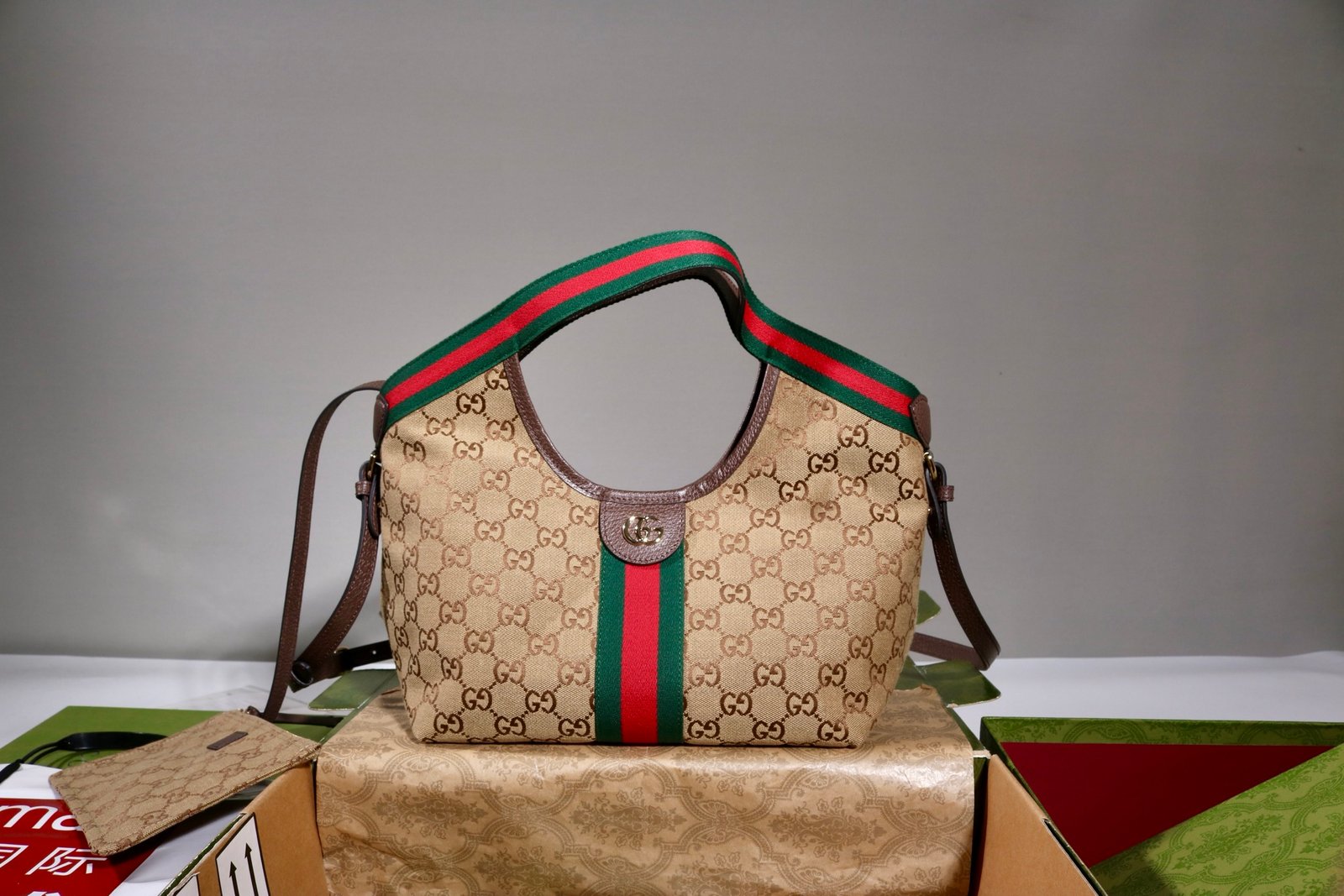1 GUCCI 860845 SF-20181154WT - Image 1