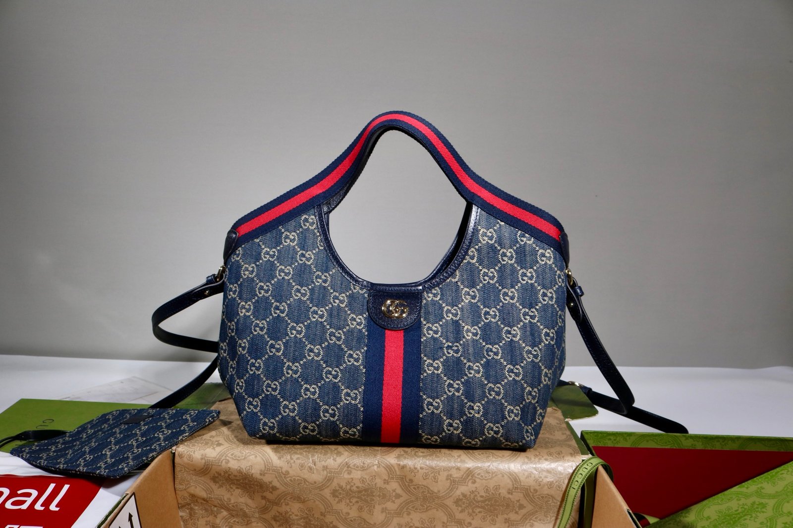 1 GUCCI 860845 SF-20181154WT - Image 1