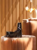 The Poch ette Voyage at Louis Vuitton M81124 Black Flower House - Image 4
