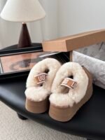 UGG Slippers - Image 4