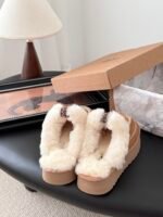 UGG Slippers - Image 4