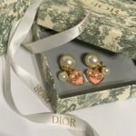 DIOR Love Crystal Diamond Letter CD Earstuds - Image 3