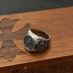 Chrome Hearts Classic Retro Horseshoe print Cross Ring