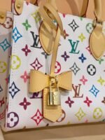 LV onthego eastwest压花横版托特包 - Image 3