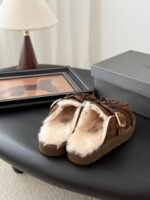 UGG Slippers - Image 4