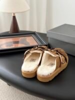 UGG Slippers - Image 4