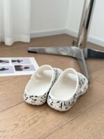 Balenciaga Slides - Image 4