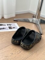 Balenciaga Slides - Image 4
