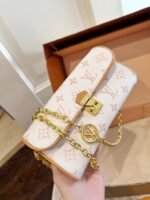 LV 2025 pochette camille