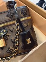 Lv 新款 vanity pm - Image 3