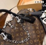 LV Keepall Bandouliere 30 - Image 3