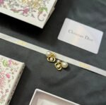 Dior classic size pearl earrings - Image 4