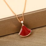 Bvlgari Diva'dream necklace with exquisite lines - Image 5
