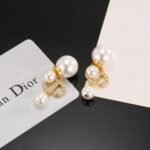 Dior letter pearl earrings - Image 5
