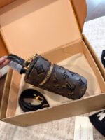 Lv 新款 vanity pm - Image 4