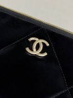 Chanel original leather spot 25n ski series shopping clutch large size - Image 4