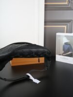 LV HIGH RISE 压纹 腰包 - Image 4