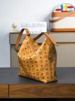 𝙈𝘾𝙈𝘼𝙧𝙚𝙣𝙃𝙤𝙗𝙤 New Cognac Color Large Shoulder Backpack - Image 6