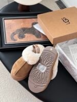 UGG Slippers - Image 3