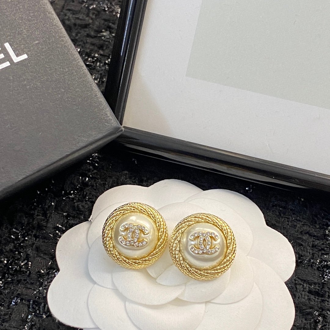 5 Chanel earrings hot selling item - Image 1