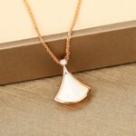 Bvlgari Diva'dream necklace with exquisite lines - Image 6