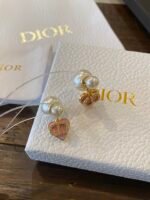 Dior size bead pink heart CD earrings - Image 7