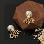 Dior pearl earrings - Image 6