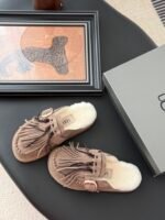 UGG Slippers - Image 5