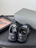 Balenciaga Hamptons Sneakers - Image 4