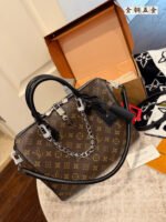 LV Keepall Bandouliere 30 - Image 5