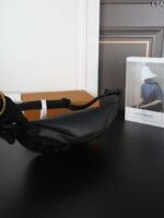 LV HIGH RISE 压纹 腰包 - Image 6