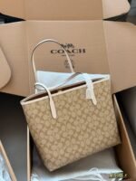 coach | 卡其白托特包city33