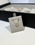 Louis Vuitton Color Blossom Collection Natural White Shell Single Flower Necklace - Image 7
