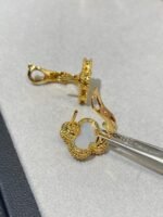 Van Cleef&Arpels Gold Red Jadeite Clover Earrings - Image 7