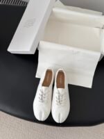 Maison Margiela Tabi - Image 2