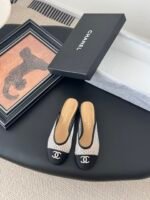 CHANEL Mules - Image 2