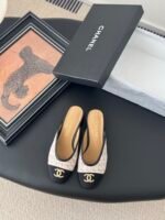 CHANEL Mules - Image 2