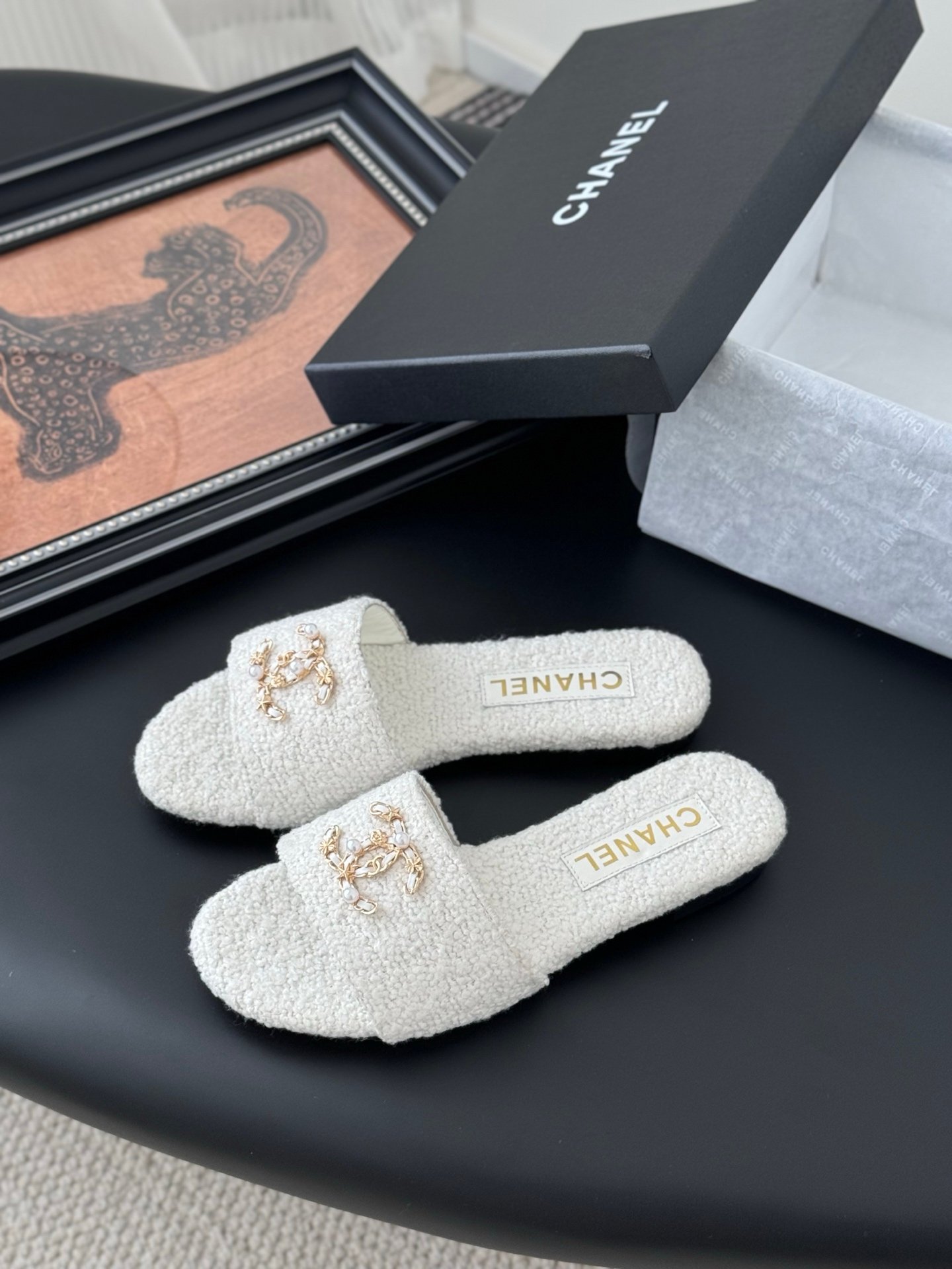 2 CHANEL Slippers - Image 1