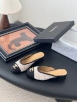CHANEL Mules