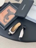 CHANEL Mules - Image 6