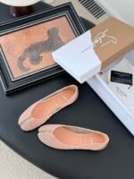 Marlougiela Strass Flat - Image 5