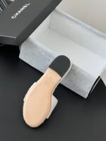 CHANEL Slippers - Image 3